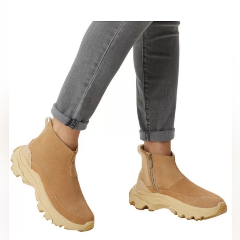 Sorel Tan Ankle Boots with Rugged Sole